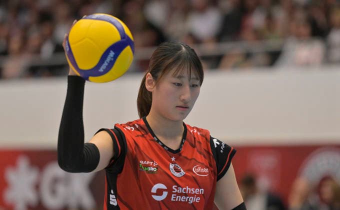 18 04 2026, Dresdens Miku Akimoto with ball, volleyball, women, final round, Dresdner SC VfB Suhl 2 3, c Dresden
