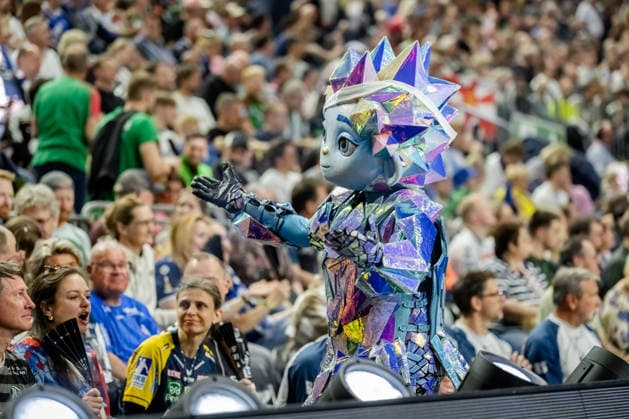 Cologne, 18 04 2026, Handball, Men, Lidl Final4, DHB Cup, Semi-final, TBV Lemgo Lippe Füchse Berlin Daikin mascot before the first semi-final Cologne Lanxess Arena NRW Germany