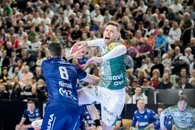 Cologne, 18 04 2026, Handball, Men, Lidl Final4, DHB Pokal, Semi-final, TBV Lemgo Lippe Füchse Berlin Lasse Bredekjaer Andersson Füchse Berlin, 11 on goal throw Cologne Lanxess Arena NRW Germany