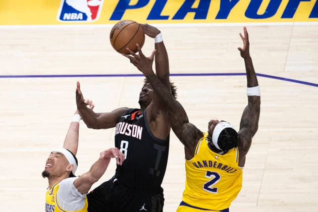 April 18, 2026, Los Angeles, California, USA: Houston RocketsÃ¢â‚¬â ¢ JaeÃ¢â‚¬â ¢Sean Tate (8) vie for the ball against Los Angeles LakersÃ¢â‚¬â ¢ Jaxson Hayes (11) and Jarred Vanderbilt (2) during Game 1 of a first-round NBA, Basketball Herren, USA playoff series at Crypto.com Arena on Saturday, April 18, 2026 in Los Angeles. Los Angeles USA - ZUMAc68_ 20260418_zaf_c68_013 Copyright: xRingoxChiux