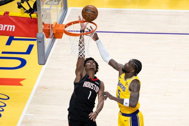April 18, 2026, Los Angeles, California, USA: Los Angeles LakersÃ¢â‚¬â ¢ Deandre Ayton (5) goes to the basket against Houston RocketsÃ¢â‚¬â ¢ Amen Thompson (1) during Game 1 of a first-round NBA, Basketball Herren, USA playoff series at Crypto.com Arena on Saturday, April 18, 2026 in Los Angeles. Los Angeles USA - ZUMAc68_ 20260418_zaf_c68_050 Copyright: xRingoxChiux