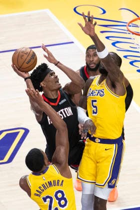 April 18, 2026, Los Angeles, California, USA: Houston RocketsÃ¢â‚¬â ¢ Amen Thompson (1) shoots against Los Angeles LakersÃ¢â‚¬â ¢ Deandre Ayton (5) during Game 1 of a first-round NBA, Basketball Herren, USA playoff series at Crypto.com Arena on Saturday, April 18, 2026 in Los Angeles. Los Angeles USA - ZUMAc68_ 20260418_zaf_c68_052 Copyright: xRingoxChiux