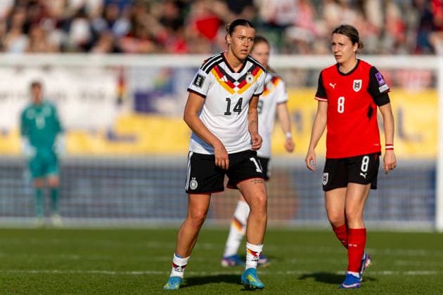AUT, Ried im Innkreis, Fußball, Frauen WM Qualifikation, 4 Spieltag, Oesterreich vs Deutschland im Bild v l Larissa Muehlhaus Germany 14 , 18 04 2026, BWT X Oberoesterreichische Arena Ried im Innkreis UEFA REGULATIONS PROHIBIT ANY USE OF PHOTOGRAPHS AS IMAGE SEQUENCES AND OR QUASI VIDEO, Copyright: HMBxMedia PaulxFritz