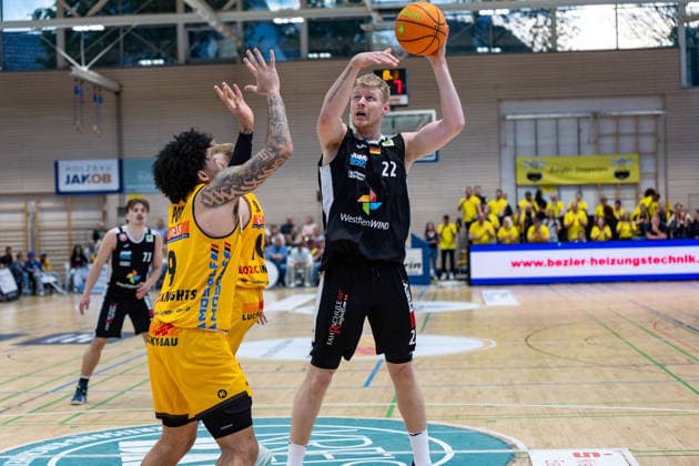 Tylan James Pope Bozic Estriche Knights Kirchheim, 09 Aaron Kayser Paderborn Baskets, 22 GER, Bozic Estriche Knights Kirchheim vs Paderborn Baskets, BARMER 2 Basketball Bundesliga, 32 Matchday, Season 2025 2026, 18 04 2026 , GER, Bozic Estriche Knights Kirchheim vs Paderborn Baskets, BARMER 2 Basketball Bundesliga, 32 Matchday, Season 2025 2026, 18 04 2026 Foto Eibner Pressefoto Nina Sander Kirchheim an der Teck Copyright: xEibner-Pressefoto NinaxSanderx EP_NSR