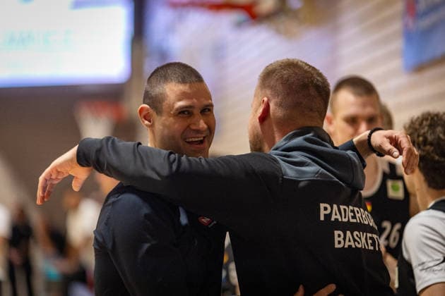 Milos Stankovic Coach Paderborn Baskets celebrates the victory over the Bozic Estriche Knights Kirchheim Bozic Estriche Knights Kirchheiml vs Paderborn Baskets, Basketball,Barmer Basketball 2 Bundesliga ProA, Matchday 32, Season 2025 2026, 18 04 2026, Bozic Estriche Knights Kirchheiml vs Paderborn Baskets, Basketball,Barmer Basketball 2 Bundesliga ProA, Matchday 32, Season 2025 2026, 18 04 2026 Kirchheim Copyright: xEibner-Pressefoto DavidexDixGiovx EP_DGI