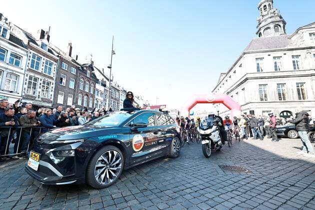 Maastricht, 19-04-2026, cycling, Amstel Gold Race, team presentation women, Team SD Worx-Protime, The starting shot is fired by Leontien van Moorsel Amstel Gold Race 2026 Women  x203146335x Copyright: