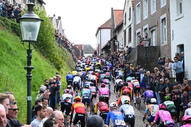 Amstel Gold Race 2026 Cycling Race VALKENBURG, THE NETHERLANDS - APRIL 19 : illustration picture peloton during the 60th edition of Amstel Gold Race an UCI World Tour 1.UWT one day cycling road race for Men Elite of 220 km with start in Maastricht and finish in Valkenburg on April 19, 2026 in Valkenburg, The Netherlands, 19 04 2026 ( Motordriver Kenny Verfaillie - Valkenburg The Netherlands  Copyright: xVincentxKalutx