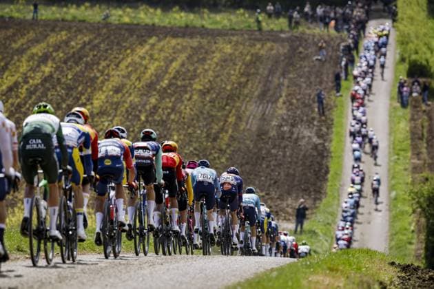 VOERENDAAL - Riders near Voerendaal during the 2026 Amstel Gold Race. MARCEL VAN HOORN ANP xVIxANPxSportx xxANPxIVx 556193900 originalFilename: 556193900.jpg