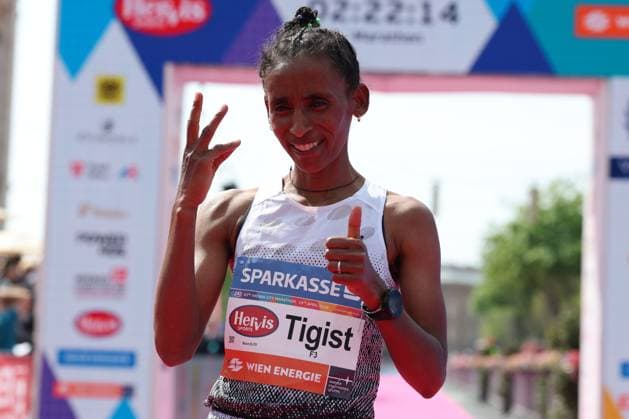 19.04.2026 – Running – Vienna City Marathon, Vienna Tigist Gezahagn celebrates after winning the women’s race at the Vienna City Marathon VIENNA VIENNA, AUSTRIA vienna AUSTRIA
