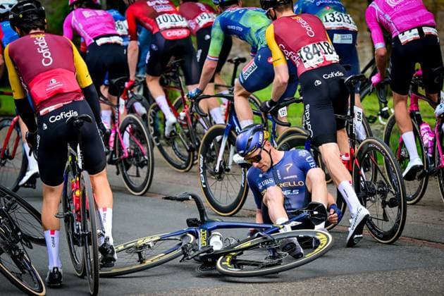 Belgian Xandro Meurisse of Pinarello Q36.5 Pro Cycling Team pictured after a fall during the men elite Amstel Gold Race one day cycling race, 257,4 km from Maastricht to Valkenburg, The Netherlands, Sunday 19 April 2026. DIRKxWAEM  x171318751x
