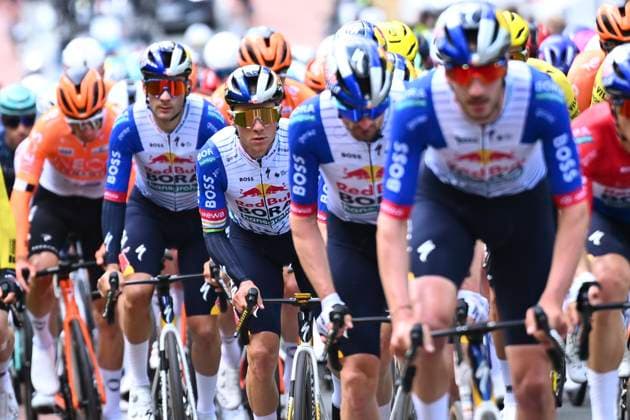 Amstel Gold Race 2026 Cycling Race VALKENBURG, THE NETHERLANDS - APRIL 19 : Evenepoel Remco (BEL) of Red Bull - BORA - Hansgrohe during the 60th edition of Amstel Gold Race an UCI World Tour 1.UWT one day cycling road race for Men Elite of 220 km with start in Maastricht and finish in Valkenburg on April 19, 2026 in Valkenburg, The Netherlands, 19 04 2026 ( Motordriver Kenny Verfaillie - Valkenburg The Netherlands  Copyright: xVincentxKalutx