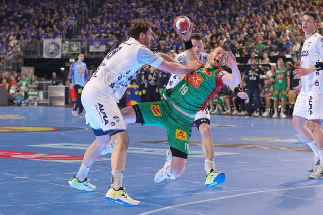 19 04 2026, xgox, Handball DHB Pokal match 3rd place SC Magdeburg TBV Lemgo Lippe emspor, v l Hendrik Wagner Lemgo, 28 , Elvar Oern Jonsson Magdeburg, 19 duel, duel, fight, tackle Koeln