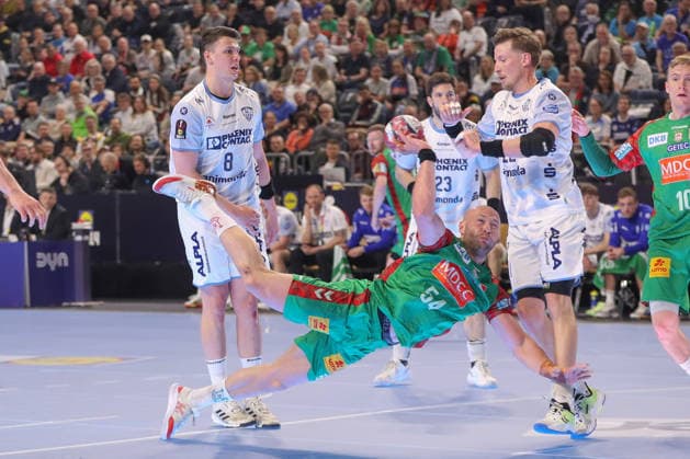 19 04 2026, xgox, Handball DHB Pokal match place 3 SC Magdeburg TBV Lemgo Lippe emspor, v l Oscar Bergendahl Magdeburg, 54 throws goal, Torschuetze, erzielt Tor, Treffer, scores the goal Koeln