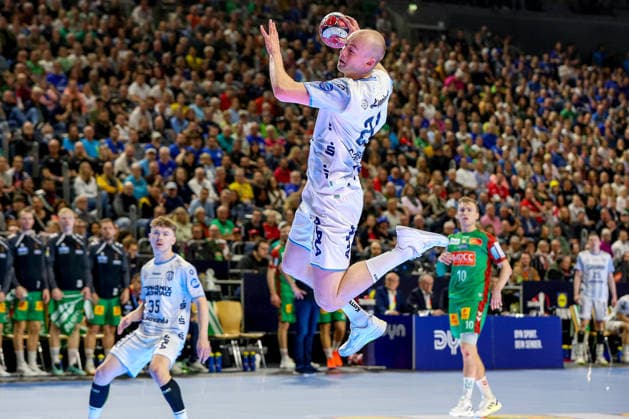 19 04 2026, xsscx, Handball, DHB Pokal Lidl Final4, Match for 3rd place, TBV Lemgo Lippe SC Magdeburg, Season 2025 2026 Men, Lanxess Arena, Cologne Leve Carstensen TBV Lemgo Lippe 21 at the throw Photo xSandraxScherningxPressefotoKochx Nordrhein Westfalen Germany