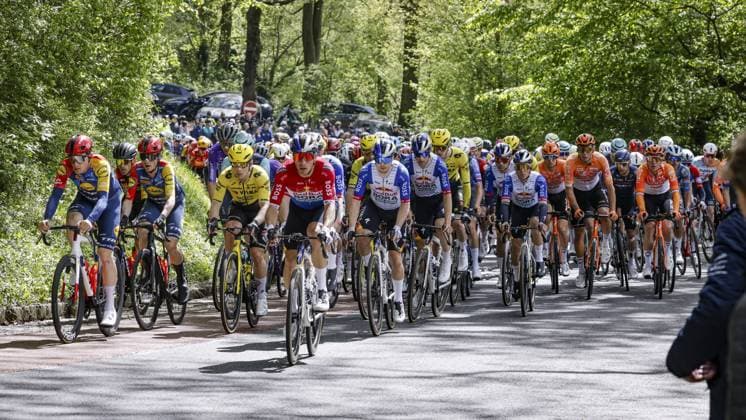 SLENAKEN - The peloton in action on the Loorberg during the 2026 Amstel Gold Race in Slenaken. VINCENT JANNINK ANP xVIxANPxSportx xxANPxIVx 556196996 originalFilename: 556196996.jpg