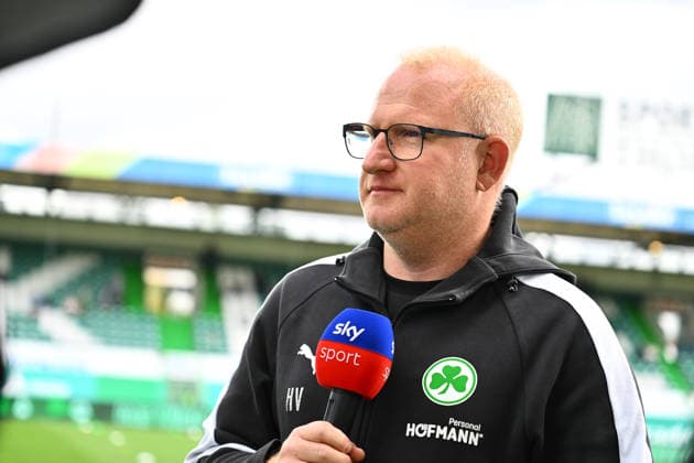 19 04 2026 Soccer Season 2025 2026 2 Soccer Bundesliga 30 Matchday SpVgg Greuther Fürth Kleeblatt SV Darmstadt 98 Lilien Sportfoto Zink xwoxzix DFL regulations prohibit any use of photographs as image sequences and or quasi video only for editorial use Heiko Vogel Trainer SpVgg Greuther Fürth