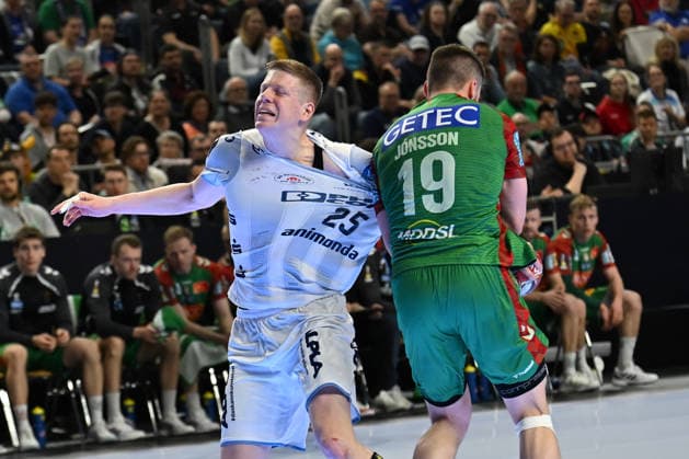 GER, Lanxess Arena Koeln, HBL, LIDL FINAL4, Men, Match for 3rd place, TBV Lemgo Lippe vs SC Magdeburg 19 04 2026, Lanxess Arena , Koeln , GER, Lanxess Arena Koeln, HBL, LIDL FINAL4, Men, Match for 3rd place, TBV Lemgo Lippe vs SC Magdeburg , in the picture fight between Niels Versteijnen TBV Lemgo 25 , and Elvar Örn Jonsson SC Magdeburg 19 , nordphotoxGmbHx xMeuter nph00351