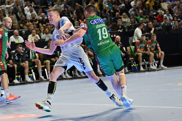 GER, Lanxess Arena Koeln, HBL, LIDL FINAL4, Men, Match for 3rd place, TBV Lemgo Lippe vs SC Magdeburg 19 04 2026, Lanxess Arena , Koeln , GER, Lanxess Arena Koeln, HBL, LIDL FINAL4, Men, Match for 3rd place, TBV Lemgo Lippe vs SC Magdeburg , in the picture fight between Niels Versteijnen TBV Lemgo 25 , and Elvar Örn Jonsson SC Magdeburg 19 , nordphotoxGmbHx xMeuter nph00351