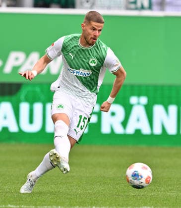 19 04 2026 Soccer Season 2025 2026 2 Soccer Bundesliga 30 Matchday SpVgg Greuther Fürth Kleeblatt SV Darmstadt 98 Lilien Sportfoto Zink xwoxzix DFL regulations prohibit any use of photographs as image sequences and or quasi video only for editorial use Jan Elvedi 15, SpVgg Greuther Fürth Freisteller Einzelbild