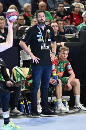 GER, Lanxess Arena Koeln, HBL, LIDL FINAL4, Men, Match for 3rd place, TBV Lemgo Lippe vs SC Magdeburg 19 04 2026, Lanxess Arena , Koeln , GER, Lanxess Arena Koeln, HBL, LIDL FINAL4, Men, Match for 3rd place, TBV Lemgo Lippe vs SC Magdeburg , in the picture Bennet Wiegert Trainer Headcoach SC Magdeburg , dissatisfied nordphotoxGmbHx xMeuter nph00351