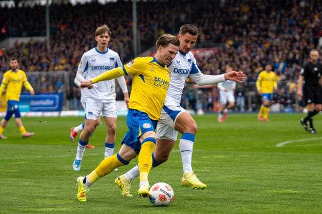 Germany Soccer, 2 Bundesliga, Matchday 30 2025 26, Eintracht Braunschweig Hertha BSC on 19 04 in Braunschweig, Eintracht Stadion Lino Tempelmann Eintracht Braunschweig 20 Copyright: xSvenxHeidmannx