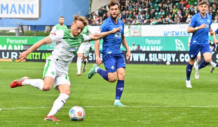 19 04 2026 Soccer Season 2025 2026 2 Soccer Bundesliga 30 Matchday SpVgg Greuther Fürth Kleeblatt SV Darmstadt 98 Lilien Sportfoto Zink xwoxzix DFL regulations prohibit any use of photographs as image sequences and or quasi video only for editorial use Jannik Dehm 23, SpVgg Greuther Fürth