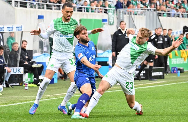 19 04 2026 Soccer Season 2025 2026 2 Soccer Bundesliga 30 Matchday SpVgg Greuther Fürth Kleeblatt SV Darmstadt 98 Lilien Sportfoto Zink xwoxzix DFL regulations prohibit any use of photographs as image sequences and or quasi video only for editorial use Killian Corredor 34, SV Darmstadt 98 D98 SV98 vs Maximilian Solomon Dietz 33, SpVgg Greuther Fürth Jannik Dehm 23, SpVgg Greuther Fürth , right