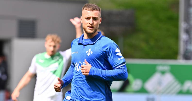 19 04 2026 Soccer Season 2025 2026 2 Soccer Bundesliga 30 Matchday SpVgg Greuther Fürth Kleeblatt SV Darmstadt 98 Lilien Sportfoto Zink xwoxzix DFL regulations prohibit any use of photographs as image sequences and or quasi video only for editorial use Fabian Nürnberger Nuernberger 15, SV Darmstadt 98 D98 SV98