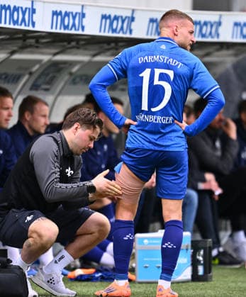19 04 2026 Soccer Season 2025 2026 2 Soccer Bundesliga 30 Matchday SpVgg Greuther Fürth Kleeblatt SV Darmstadt 98 Lilien Sportfoto Zink xwoxzix DFL regulations prohibit any use of photographs as image sequences and or quasi video only for editorial use Fabian Nürnberger Nuernberger 15, SV Darmstadt 98 D98 SV98 must give up injured Injury