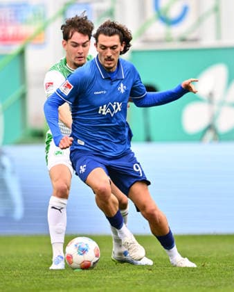 19 04 2026 Soccer Season 2025 2026 2 Soccer Bundesliga 30 Matchday SpVgg Greuther Fürth Kleeblatt SV Darmstadt 98 Lilien Sportfoto Zink xwoxzix DFL regulations prohibit any use of photographs as image sequences and or quasi video only for editorial use Fraser Hornby 9, SV Darmstadt 98 D98 SV98 vor Reno Münz Muenz 5, SpVgg Greuther Fürth