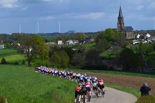 Amstel Gold Race 2026 Cycling Race VALKENBURG, THE NETHERLANDS - APRIL 19 : illustration picture peloton during the 60th edition of Amstel Gold Race an UCI World Tour 1.UWT one day cycling road race for Men Elite of 220 km with start in Maastricht and finish in Valkenburg on April 19, 2026 in Valkenburg, The Netherlands, 19 04 2026 ( Motordriver Kenny Verfaillie - Valkenburg The Netherlands  Copyright: xVincentxKalutx