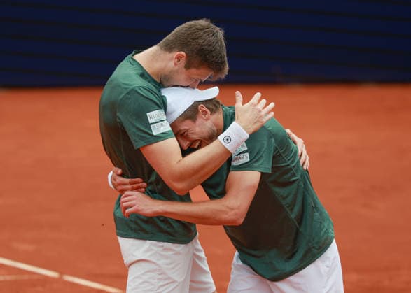 Jakob Schnaitter upturned cap , Mark Wallner cheering after the victory, cheering, joy, emotion, Men doubles, Men s Doubles, Final, Final Tennis BMW Open 2026 ATP 500 MTTC Iphitos Munich Bavaria Germany April 19, 2026 Copyright: xJuergenxHasenkopfx