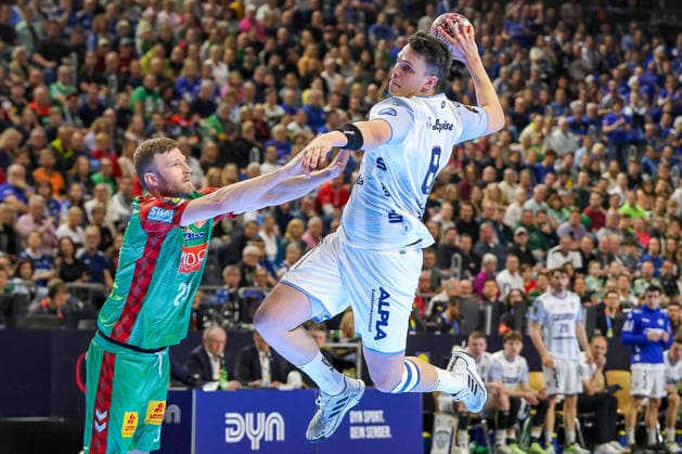19 04 2026, xsscx, Handball, DHB Pokal Lidl Final4, Match for 3rd place, TBV Lemgo Lippe SC Magdeburg, Season 2025 2026 Men, Lanxess Arena, Cologne Sebastian Barthold SC Magdeburg 25 in duel against Frederik Simak TBV Lemgo Lippe 08 Photo xSandraxScherningxPressefotoKochx Nordrhein Westfalen Germany