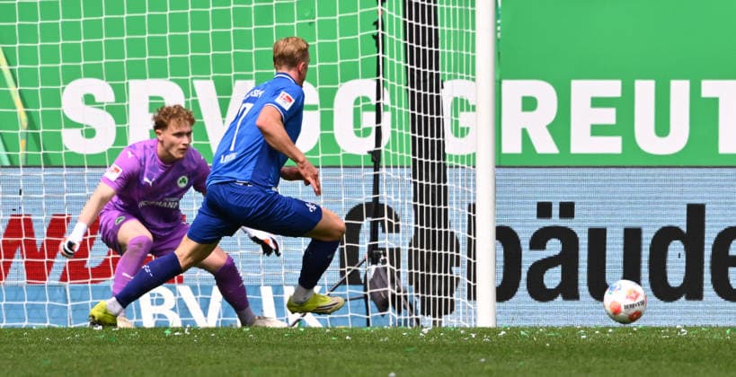 19 04 2026 Soccer Season 2025 2026 2 Soccer Bundesliga 30 Matchday SpVgg Greuther Fürth Kleeblatt SV Darmstadt 98 Lilien Sportfoto Zink xwoxzix DFL regulations prohibit any use of photographs as image sequences and or quasi video only for editorial use Isac Lidberg 7, SV Darmstadt 98 D98 SV98 on the way to the goal Goal Shot for 0 1 against Silas Prüfrock 43, SpVgg Greuther Fürth