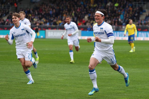 19 04 2026, Football, Men, 2 BL, Season 2025 2026, Eintracht Braunschweig vs Hertha BSC Berlin Fabian Reese Hertha BSC cheers after his penalty goal to 0 1 DFL DFB REGULATIONS PROHIBIT ANY USE OF PHOTOGRAPHS as IMAGE SEQUENCES and or QUASI VIDEO Stadion an der Hamburger Straße Niedersachsen Germany