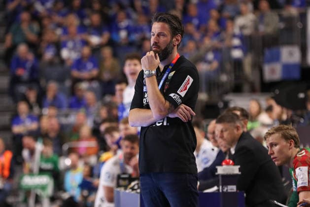 19 04 2026, xgox, Handball DHB Pokal match 3rd place SC Magdeburg TBV Lemgo Lippe emspor, v l Bennet Wiegert Magdeburg, coach disappointed, looks disappointed, disappointed, thoughtful Koeln