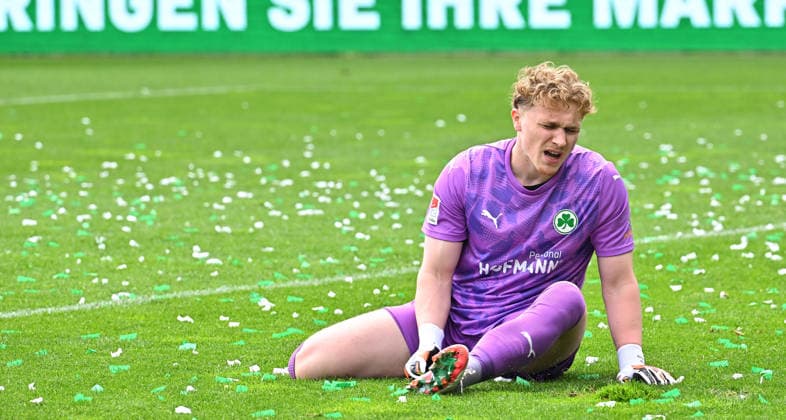 19 04 2026 Soccer Season 2025 2026 2 Soccer Bundesliga 30 Matchday SpVgg Greuther Fürth Kleeblatt SV Darmstadt 98 Lilien Sportfoto Zink MeZi xmexzix DFL regulations prohibit any use of photographs as image sequences and or quasi video only for editorial use Silas Prüfrock 43, SpVgg Greuther Fürth disappointed disappointment after conceding goal to 0 1