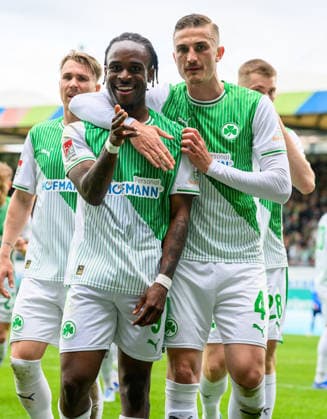 19 04 2026 Soccer Season 2025 2026 2 Soccer Bundesliga 30 Matchday SpVgg Greuther Fürth Kleeblatt SV Darmstadt 98 Lilien Sportfoto Zink xwoxzix DFL regulations prohibit any use of photographs as image sequences and or quasi video only for editorial use Torjubel Jubel Freude nach Treffer Tor Torschuß zum 1 1 durch Noel Futkeu 9, SpVgg Greuther Fürth Noel Futkeu 9, SpVgg Greuther Fürth Philipp Ziereis 4, SpVgg Greuther Fürth