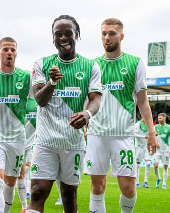 19 04 2026 Soccer Season 2025 2026 2 Soccer Bundesliga 30 Matchday SpVgg Greuther Fürth Kleeblatt SV Darmstadt 98 Lilien Sportfoto Zink xwoxzix DFL regulations prohibit any use of photographs as image sequences and or quasi video only for editorial use iTorjubel Jubel Freude nach Treffer Tor Torschuß zum 1 1 durch Noel Futkeu 9, SpVgg Greuther Fürth Noel Futkeu 9, SpVgg Greuther Fürth Doni Edon Arifi 28, SpVgg Greuther Fürth