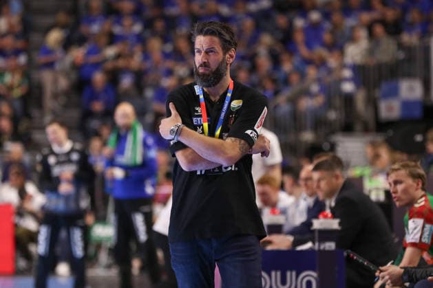 19 04 2026, xgox, Handball DHB Pokal match 3rd place SC Magdeburg TBV Lemgo Lippe emspor, v l Bennet Wiegert Magdeburg, coach disappointed, looks disappointed, disappointed, thoughtful Koeln