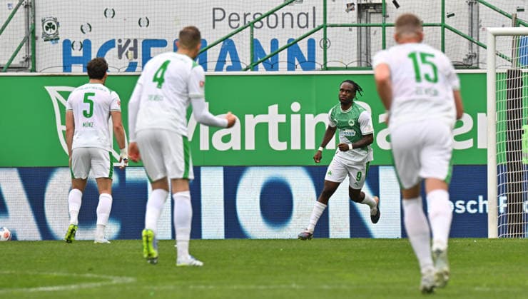19 04 2026 Soccer Season 2025 2026 2 Soccer Bundesliga 30 Matchday SpVgg Greuther Fürth Kleeblatt SV Darmstadt 98 Lilien Sportfoto Zink MeZi xmexzix DFL regulations prohibit any use of photographs as image sequences and or quasi video only for editorial use Torjubel Jubel Freude nach Treffer Tor Torschuß zum 1 1 durch Noel Futkeu 9, SpVgg Greuther Fürth