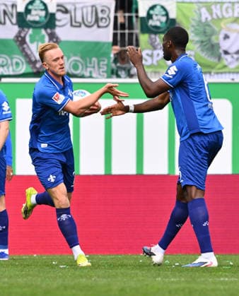 19 04 2026 Soccer Season 2025 2026 2 Soccer Bundesliga 30 Matchday SpVgg Greuther Fürth Kleeblatt SV Darmstadt 98 Lilien Sportfoto Zink xwoxzix DFL regulations prohibit any use of photographs as image sequences and or quasi video only for editorial use Torjubel Jubel nach Treffer Tor Schuß zum 0 1 durch Isac Lidberg 7, SV Darmstadt 98 D98 SV98 Isac Lidberg 7, SV Darmstadt 98 D98 SV98 Patric Pfeiffer 6, SV Darmstadt 98 D98 SV98