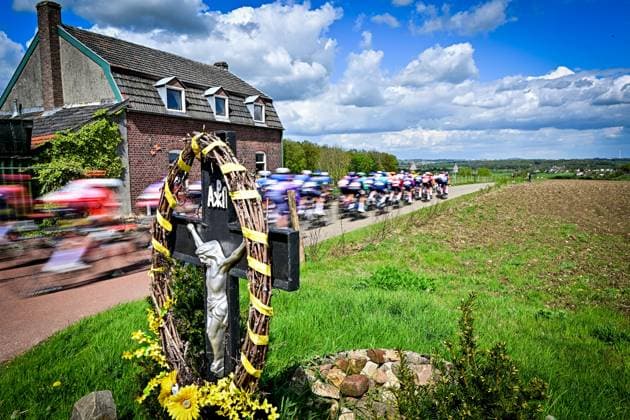 The pack of riders pictured in action during the men elite Amstel Gold Race one day cycling race, 257,4 km from Maastricht to Valkenburg, The Netherlands, Sunday 19 April 2026. DIRKxWAEM  x171324344x
