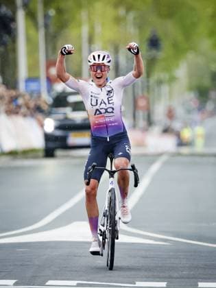 VALKENBURG - Paula Blasi (UAE Team ADQ) celebrates her victory at the finish of the 2026 Amstel Gold Race for women in Valkenburg. MARCEL VAN HOORN ANP xVIxANPxSportx xxANPxIVx 556200724 originalFilename: 556200724.jpg