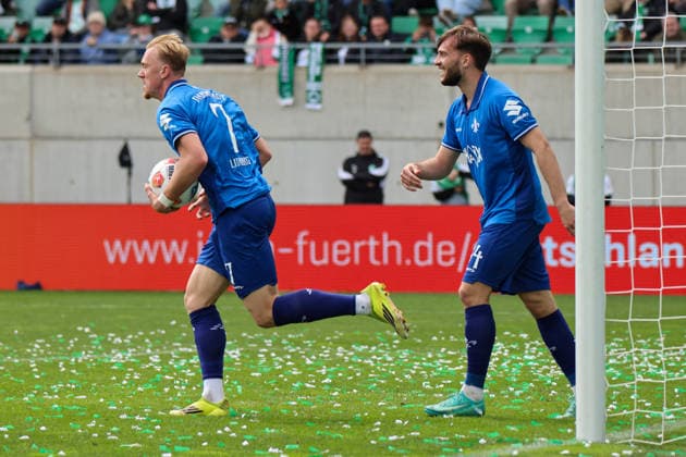 Fürth, Germany 19 April 2026 2 Bundesliga 30 Matchday SpVgg Greuther Fürth vs SV Darmstadt 98 In the picture from left goal scorer Isac Lidberg SV Darmstadt scores the goal to 0 1 for Darmstadt and cheers with Killian Corredor SV Darmstadt DFL regulations prohibit any use of photographs as image sequences and or quasi video Copyright: HMBxMedia MadeleinexFantini