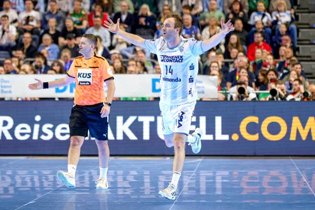19 04 2026, xsscx, Handball, DHB Pokal Lidl Final4, Match for 3rd place, TBV Lemgo Lippe SC Magdeburg, Season 2025 2026 Men, Lanxess Arena, Cologne Bobby Schagen TBV Lemgo Lippe 14 celebrating after scoring Photo xSandraxScherningxPressefotoKochx North Rhine-Westphalia Germany
