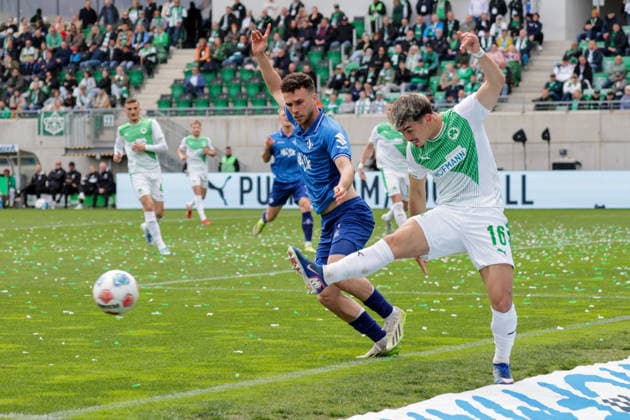19 04 2026, xgrfx, Soccer 2 Bundesliga, SpVgg Greuther Fuerth SV Darmstadt 98 v l Sergio Lopez SV Darmstadt , Aaron Keller Greuther Fürth DFL DFB REGULATIONS PROHIBIT ANY USE OF PHOTOGRAPHS as IMAGE SEQUENCES and or QUASI VIDEO Fuerth