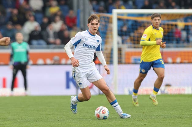 19 04 2025, xtgx, Soccer 2 Bundesliga, Eintracht Braunschweig Hertha BSC Berlin v l Kennet Eichhorn Hertha, 23 DFL DFB REGULATIONS PROHIBIT ANY USE OF PHOTOGRAPHS as IMAGE SEQUENCES and or QUASI VIDEO Braunschweig