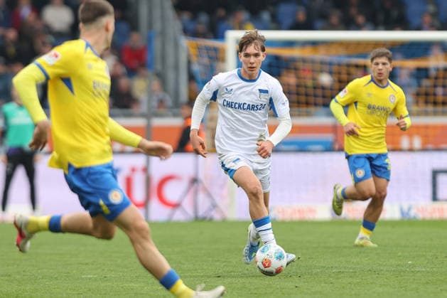 19 04 2025, xtgx, Soccer 2 Bundesliga, Eintracht Braunschweig Hertha BSC Berlin v l Kennet Eichhorn Hertha, 23 DFL DFB REGULATIONS PROHIBIT ANY USE OF PHOTOGRAPHS as IMAGE SEQUENCES and or QUASI VIDEO Braunschweig