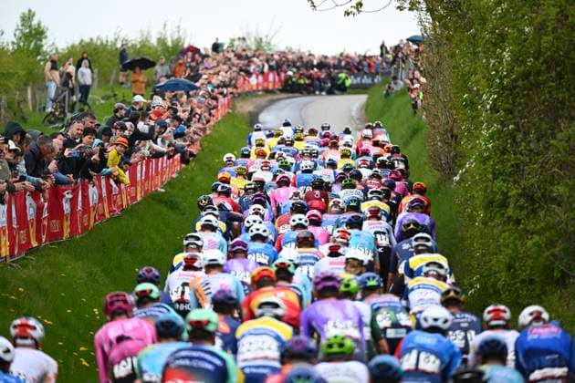 Amstel Gold Race 2026 Cycling Race VALKENBURG, THE NETHERLANDS - APRIL 19 : illustration picture peloton during the 60th edition of Amstel Gold Race an UCI World Tour 1.UWT one day cycling road race for Men Elite of 220 km with start in Maastricht and finish in Valkenburg on April 19, 2026 in Valkenburg, The Netherlands, 19 04 2026 ( Motordriver Kenny Verfaillie - Valkenburg The Netherlands  Copyright: xVincentxKalutx
